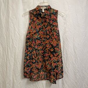 Ladies AMBIANCE APPAREL Shirt. Size Large.